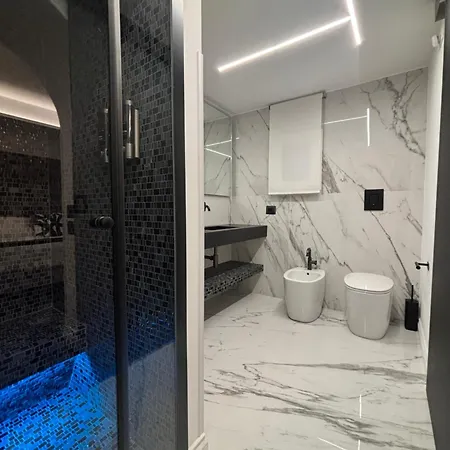 Palazzo Algaria With Jacuzzi, Sauna & Turkish Bath Палермо