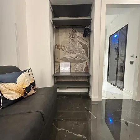 Palazzo Algaria With Jacuzzi, Sauna & Turkish Bath Гостевой дом
