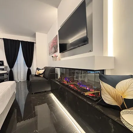 Palazzo Algaria With Jacuzzi, Sauna & Turkish Bath Гостевой дом