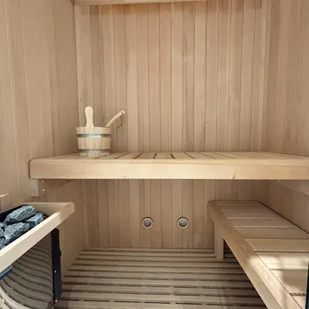 Гостевой дом Palazzo Algaria With Jacuzzi, Sauna & Turkish Bath