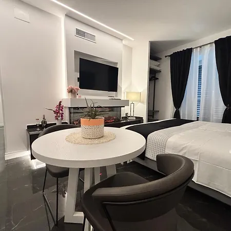 Palazzo Algaria With Jacuzzi, Sauna & Turkish Bath