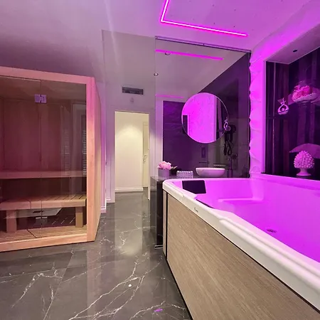 Palazzo Algaria With Jacuzzi, Sauna & Turkish Bath Гостевой дом