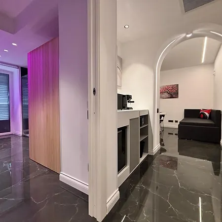 Гостевой дом Palazzo Algaria With Jacuzzi, Sauna & Turkish Bath Палермо