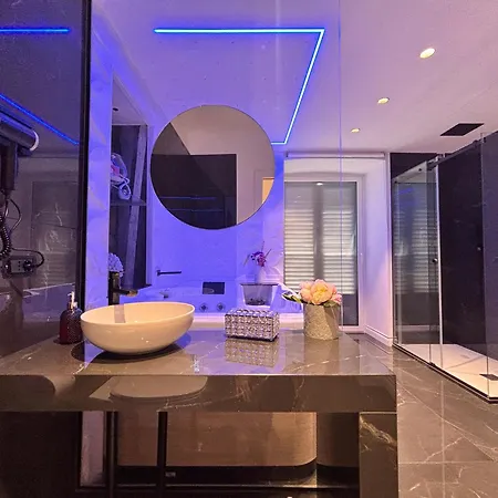 Palazzo Algaria With Jacuzzi, Sauna & Turkish Bath 4*